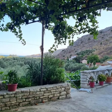 House Farm Qeparo